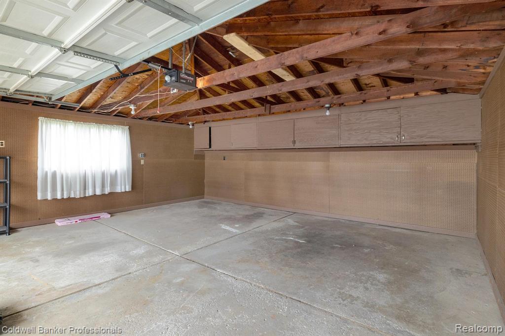 8536 Blackburn Drive, Westland, MI — Photo 34