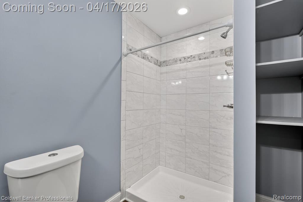 8314 Peninsula Circle, Grand Blanc, MI 48439 — Photo 50