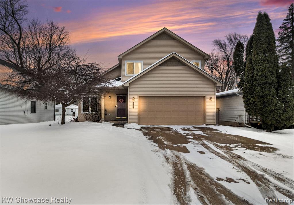 917 Iroquois Avenue, Waterford, MI 48327 — front exterior