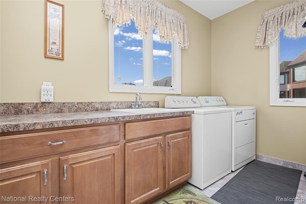 51577 Merry Lane, Utica, MI 48316 — Photo 35