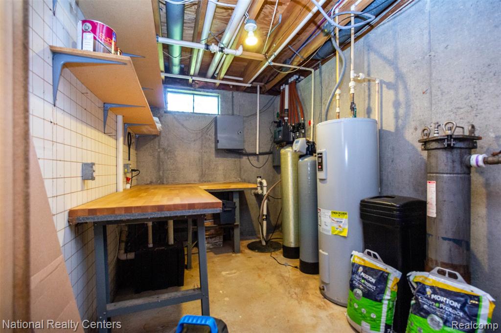 8706 Buckland Drive, South Lyon, MI 48178 — Photo 42