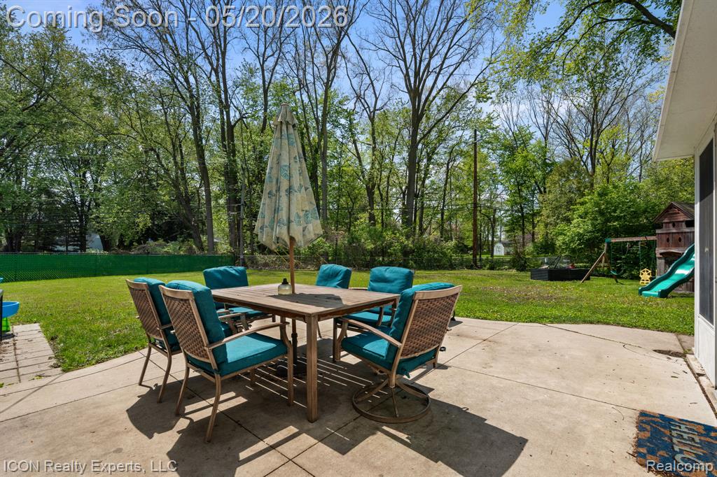 23516 Kim Drive, Clinton Twp, MI 48035 — Photo 37