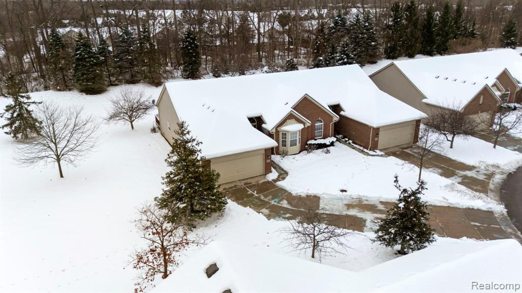 671 Woodhaven Drive, Commerce Twp, MI 48390 — Photo 44