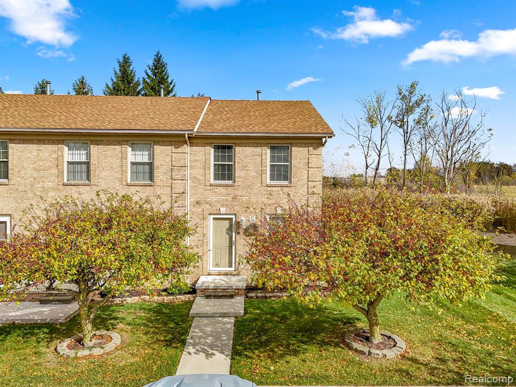 29307 W Jefferson Avenue, 14, Gibraltar, MI — front exterior