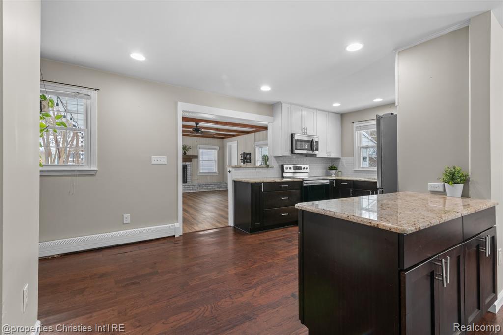 7145 Henry Drive, West Bloomfield, MI 48324 — Photo 11