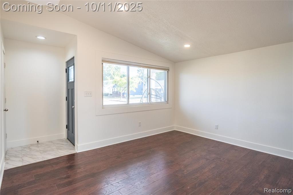 444 S Felker Avenue, Hazel Park, MI 48030 — Photo 4