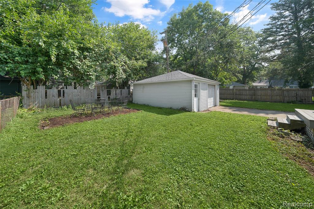 567 Roth Boulevard, Clawson, MI — Photo 21