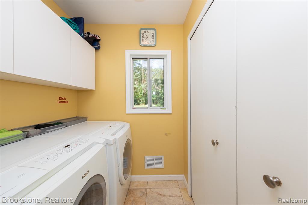 5944 WATERFORD HILL, Clarkston, MI — Photo 29
