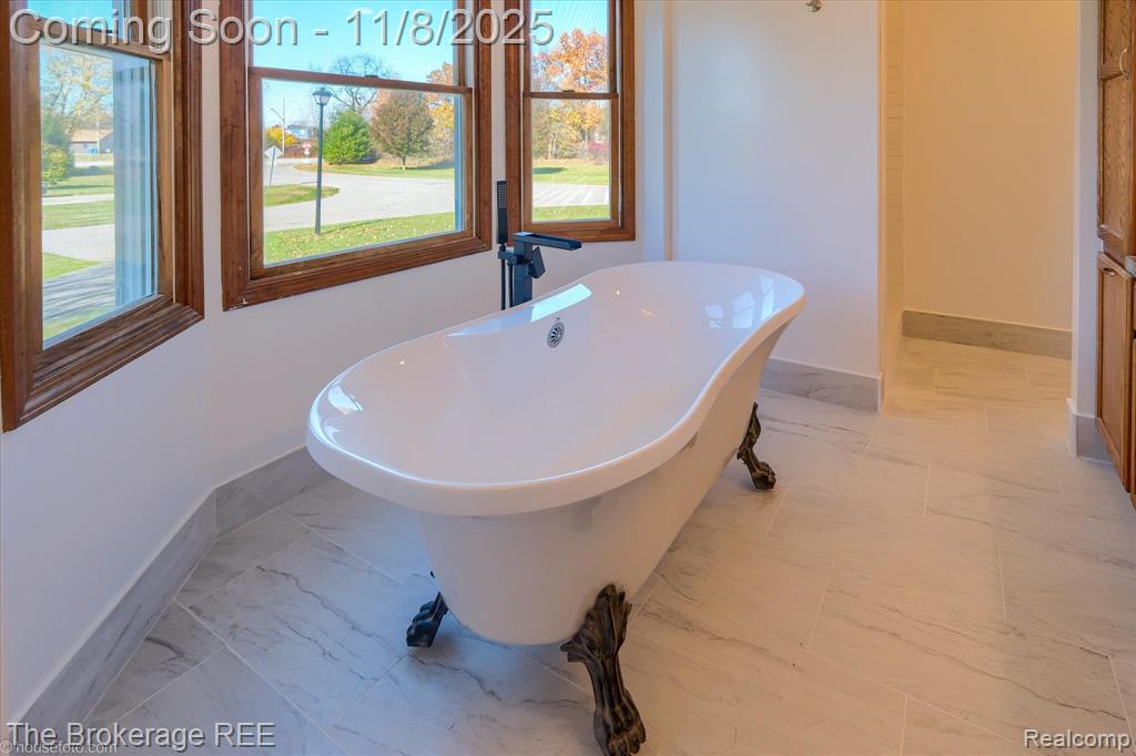 4203 Crystal Cove Court, Linden, MI 48451 — Photo 31