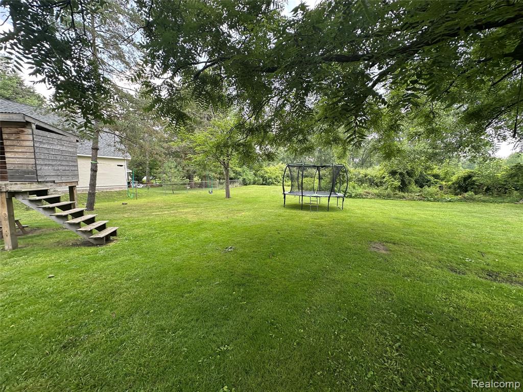 872 W Silver Lake Road, Fenton, MI 48430 — Photo 2
