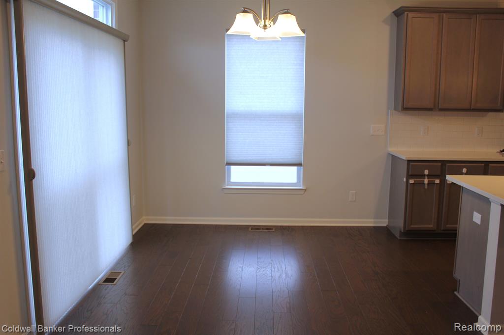 48372 FIELDSTONE Drive, Northville, MI — Photo 11