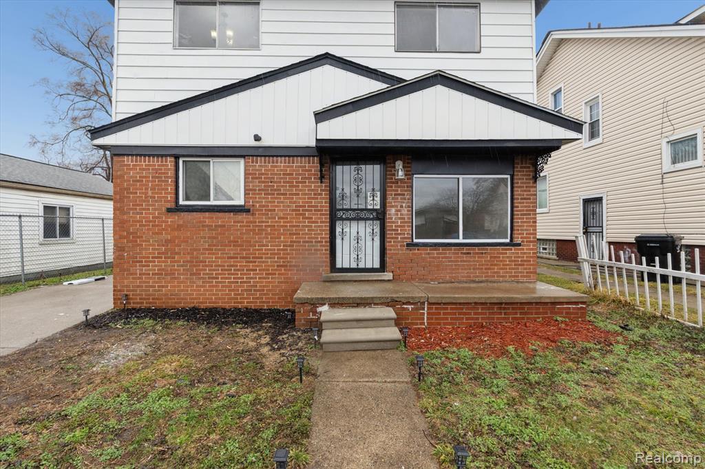 18821 Albany Street - Photo 5