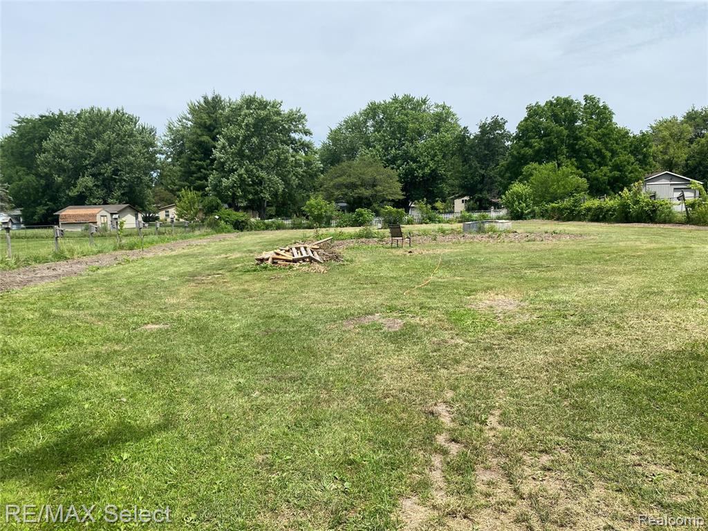5151 Kendall Drive, Burton, MI 48509 — Photo 25