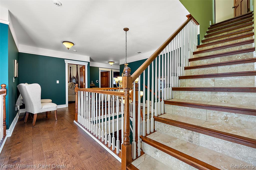 328 S Broadway Street, Lake Orion, MI 48362 — Photo 76