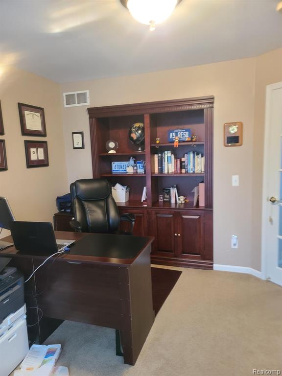 43201 POINTE Drive, Clinton Twp, MI 48038 — Photo 4