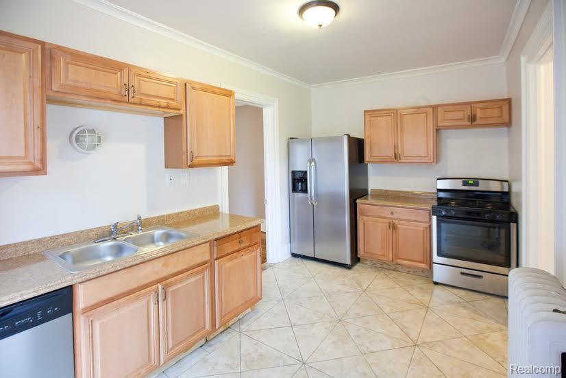 7880 Van Dyke Place, Detroit, MI 48214 — Photo 21
