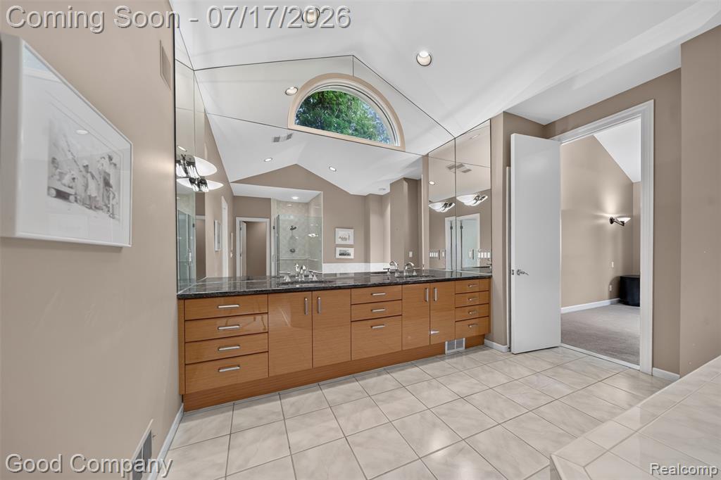 6698 Carlyle Court, West Bloomfield, MI — Photo 15
