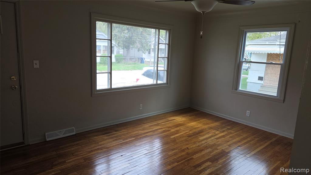 733 Vermilya Avenue, Flint, MI 48507 — Photo 7