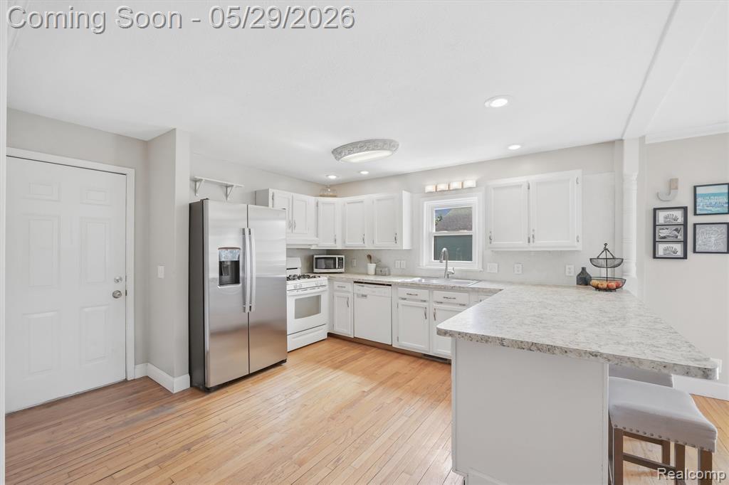 2360 Hickory Circle Drive, Howell, MI 48855 — Photo 9