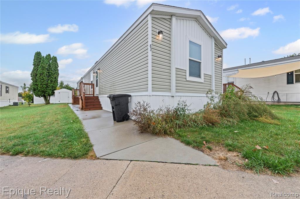 83 Elm Avenue, Highland, MI — Photo 3