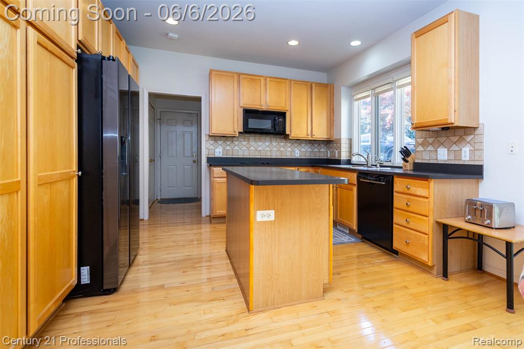 29401 Windmill Court, Farmington, MI 48334 — Photo 14