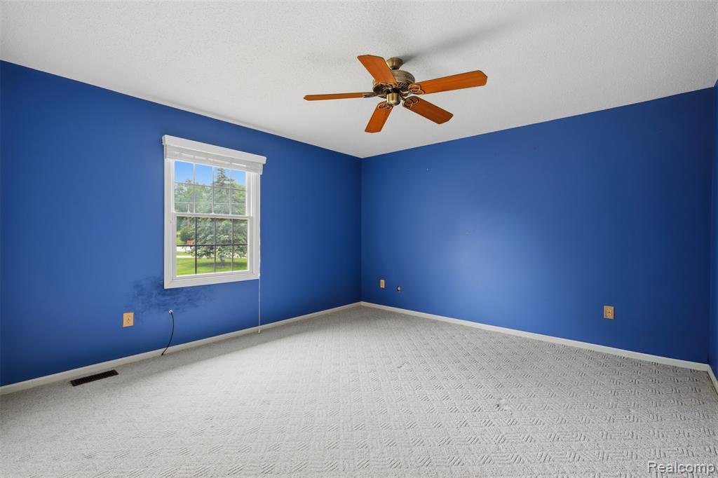 9277 Burning Tree Drive, Grand Blanc, MI 48439 — Photo 37