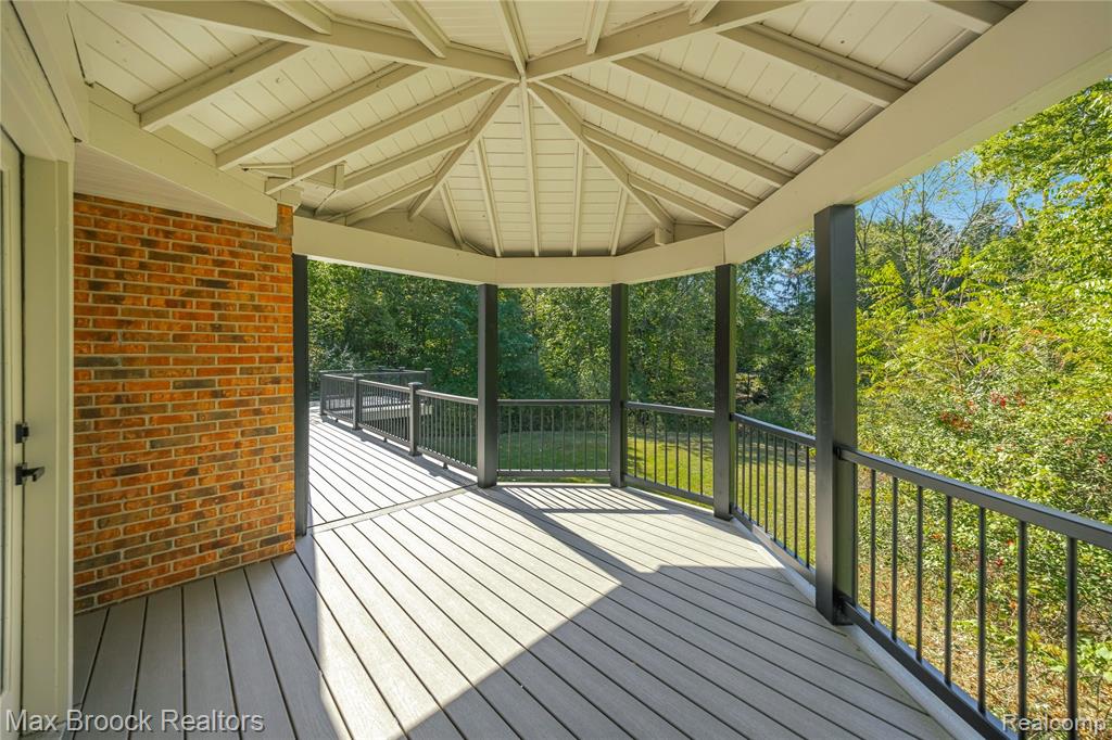7219 Oakwood Drive, West Bloomfield, MI — Photo 78
