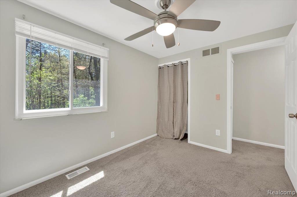 4965 CRESTVIEW Drive, Clarkston, MI 48348 — Photo 17
