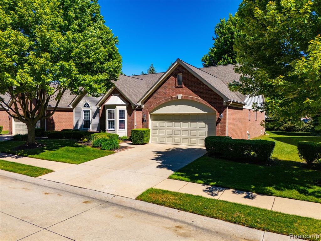 4421 Honeysuckle Drive, Sterling Heights, MI 48314 — Photo 56