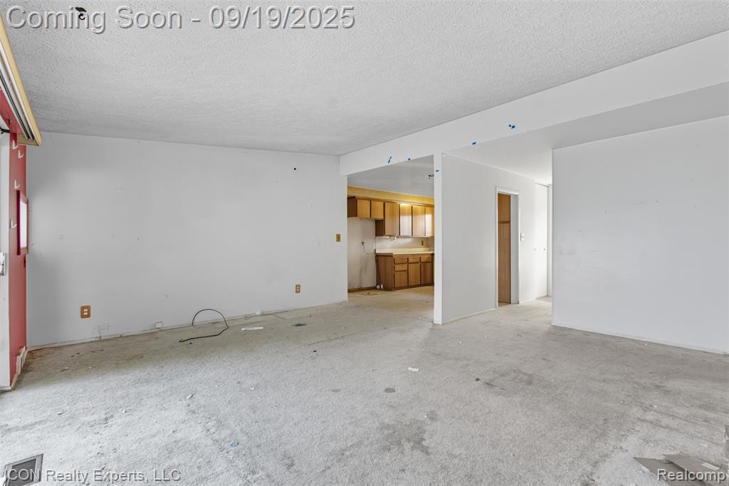 8843 Headley Drive, Sterling Heights, MI 48314 — Photo 4