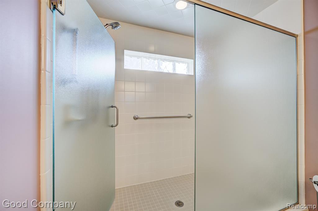 423 CEDAR Street, Wyandotte, MI 48192 — Photo 34