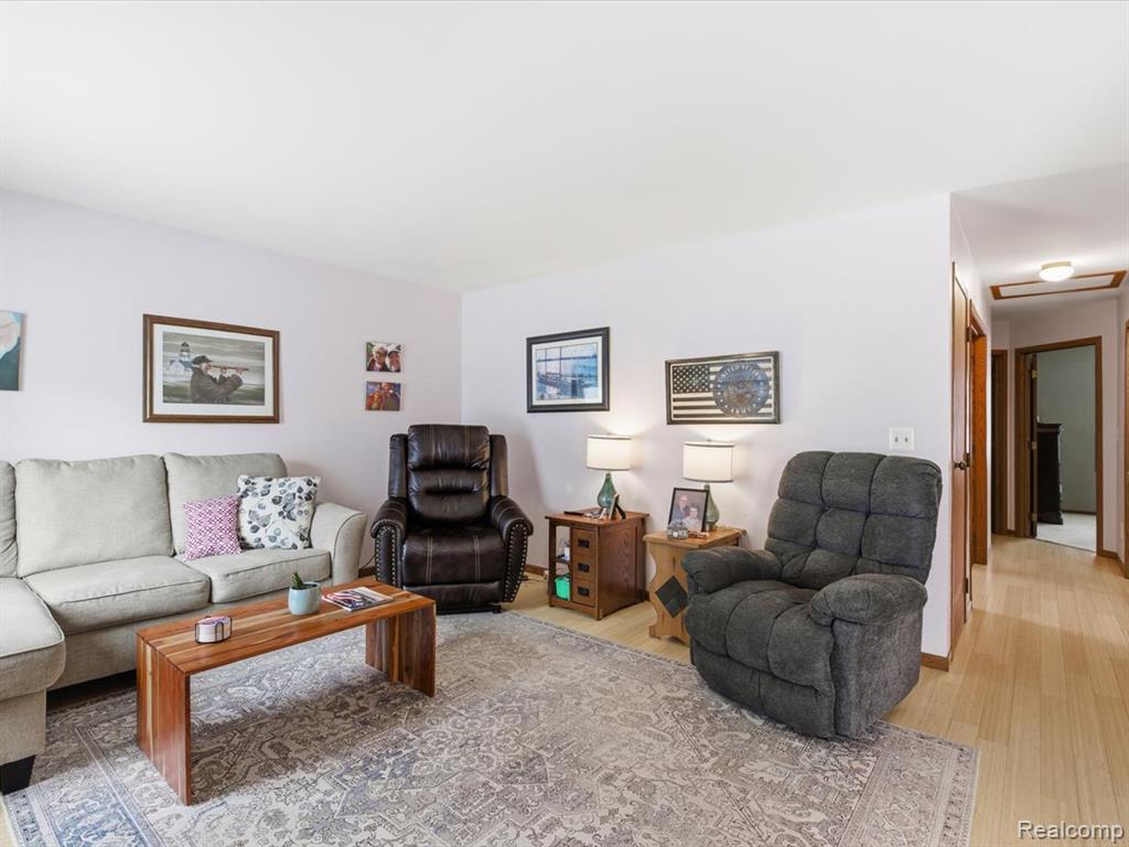4008 Keewahdin, Fort Gratiot, MI 48059 — Photo 4