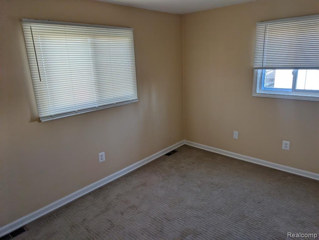 4024 Wenonah Lane, Waterford, MI 48328 — Photo 25