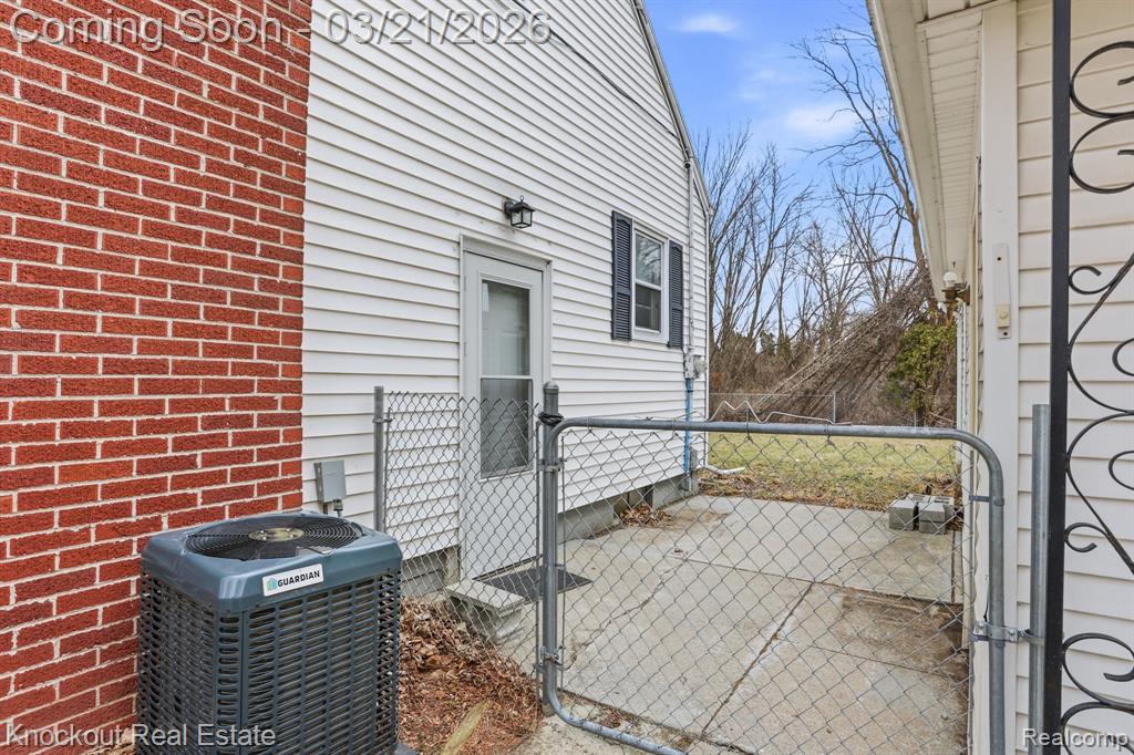 1060 Cross Street, Saginaw, MI 48602 — Photo 30