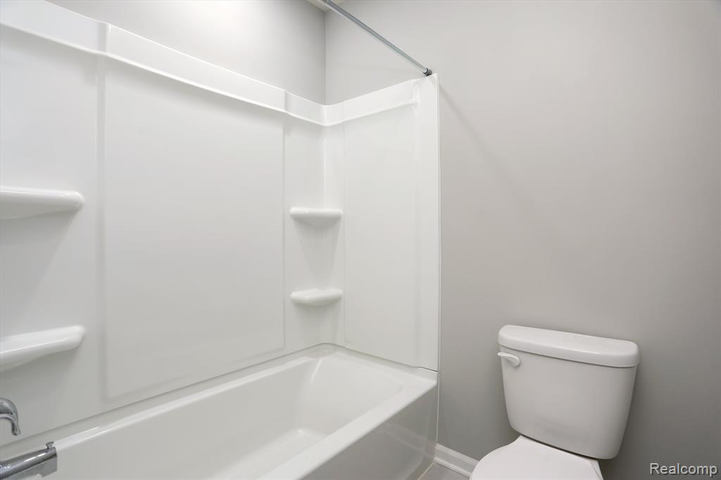 4974 Glenora Drive, Lake Orion, MI — Photo 21
