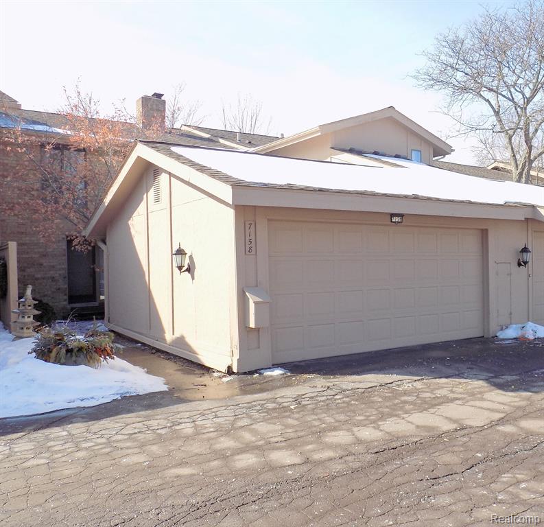 7158 PEBBLE PARK Drive, West Bloomfield, MI — Photo 42