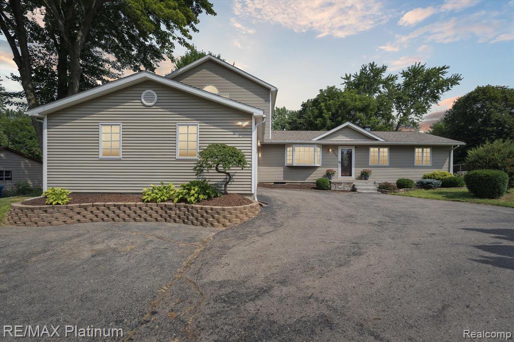 3302 Rolston Road, Linden, MI 48430 — Photo 2