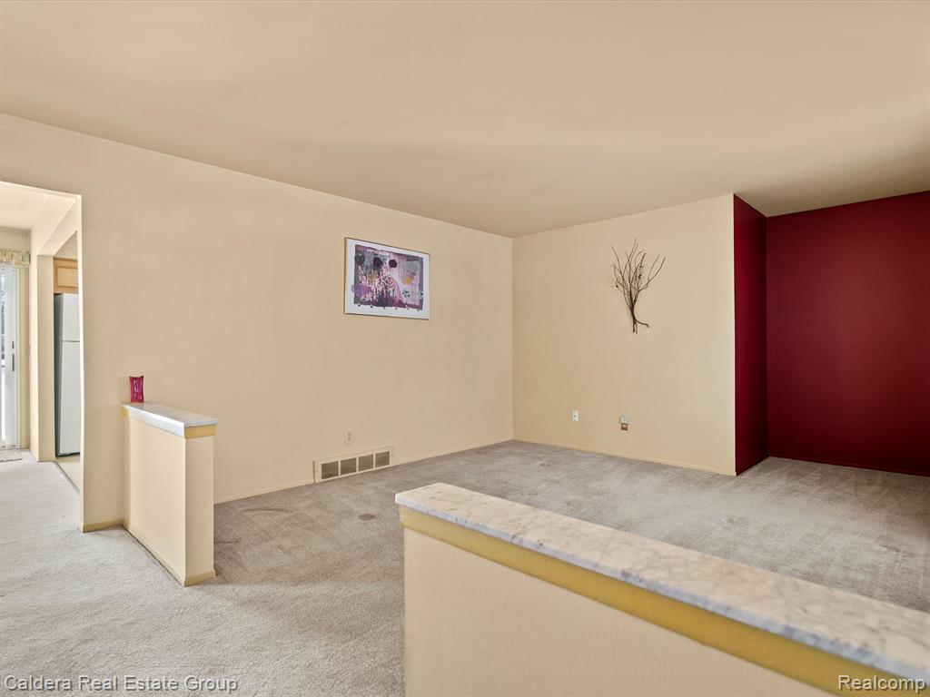 87 CARTER Drive, Troy, MI 48098 — Photo 5