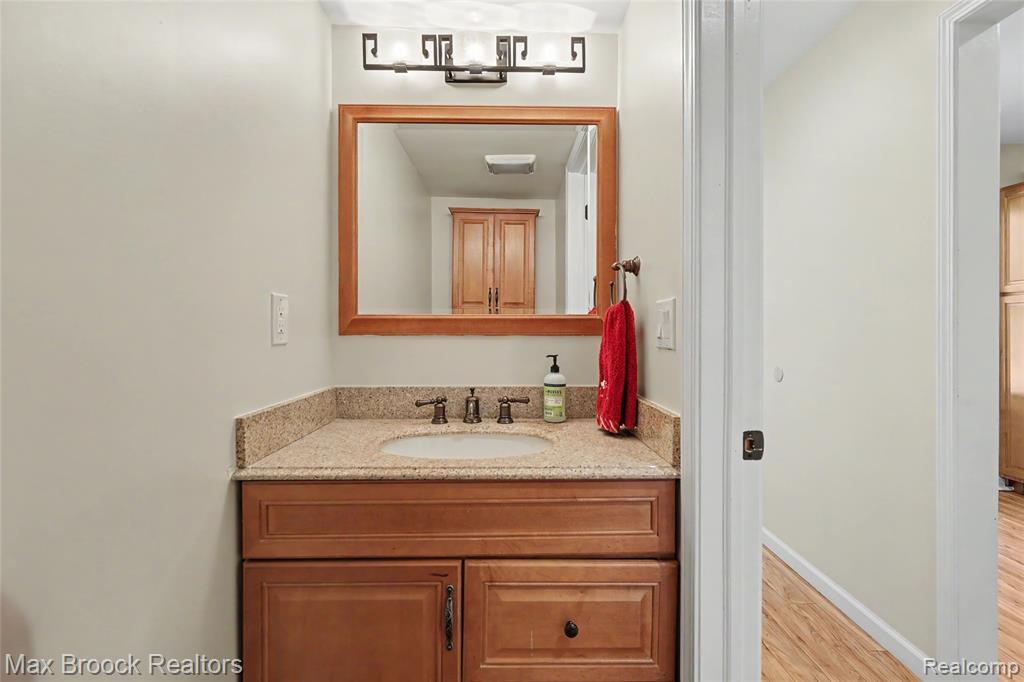 1669 Wimbledon Drive, Walled Lake, MI 48390 — Photo 13