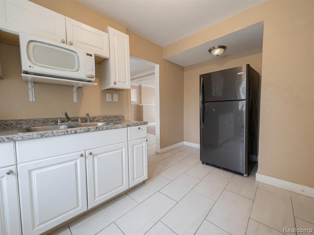 9161 Lakepointe Street, Detroit, MI 48224 — Photo 9