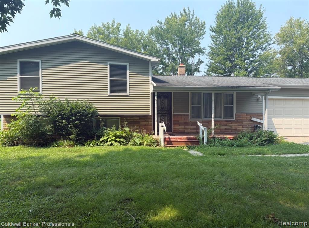 6073 Ballard Dr, Flint, MI 48505 — front exterior