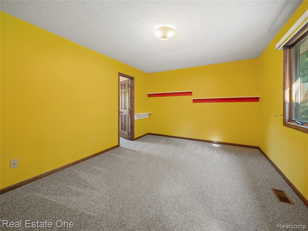 4097 Merna Lane, Milford, MI 48380 — Photo 27