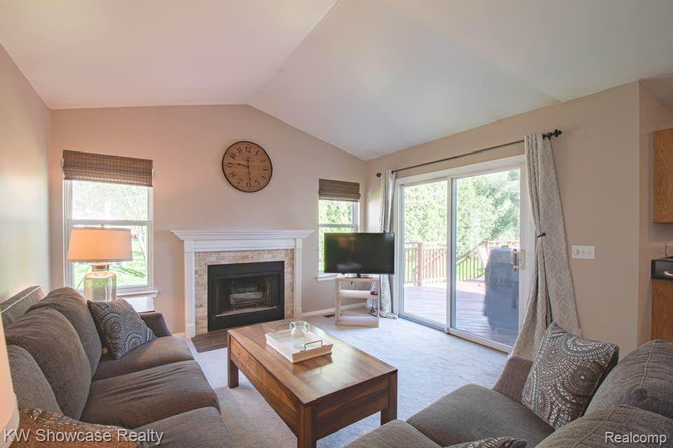 1420 POND VIEW, Wixom, MI 48393 — Photo 4