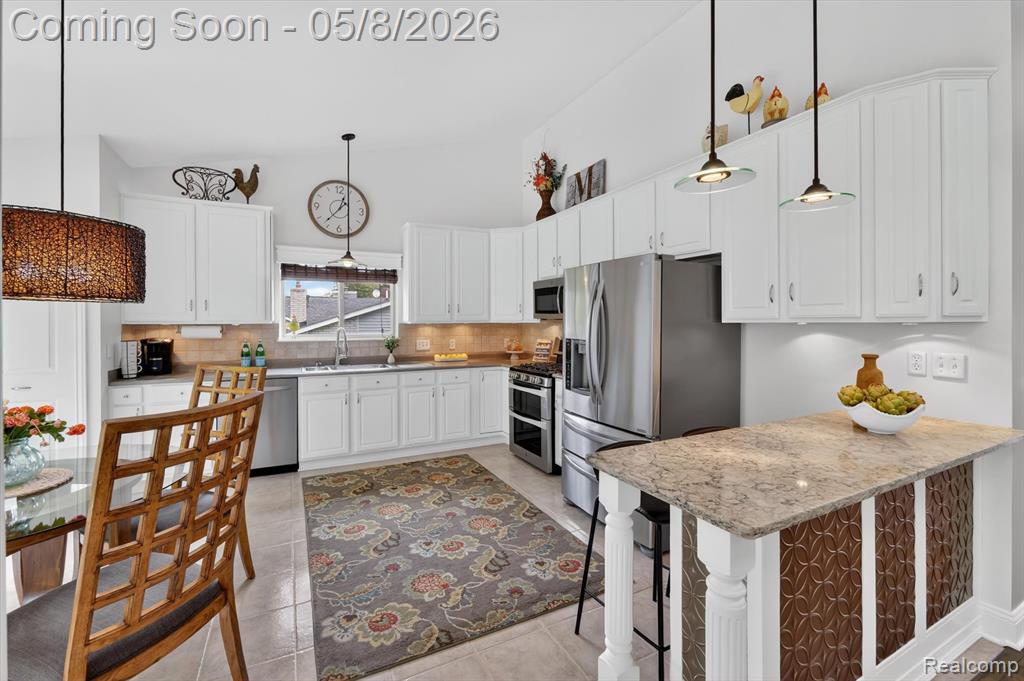 4455 Driftwood Drive, Commerce Twp, MI 48382 — Photo 11