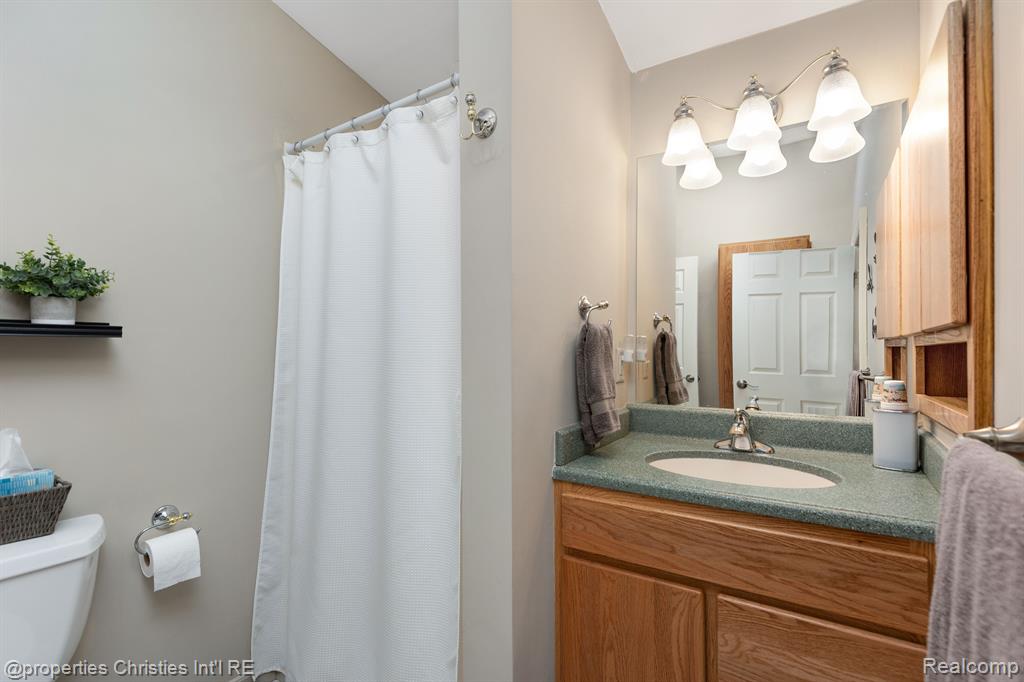 708 MOUNT VERNON Boulevard, Royal Oak, MI 48073 — Photo 20