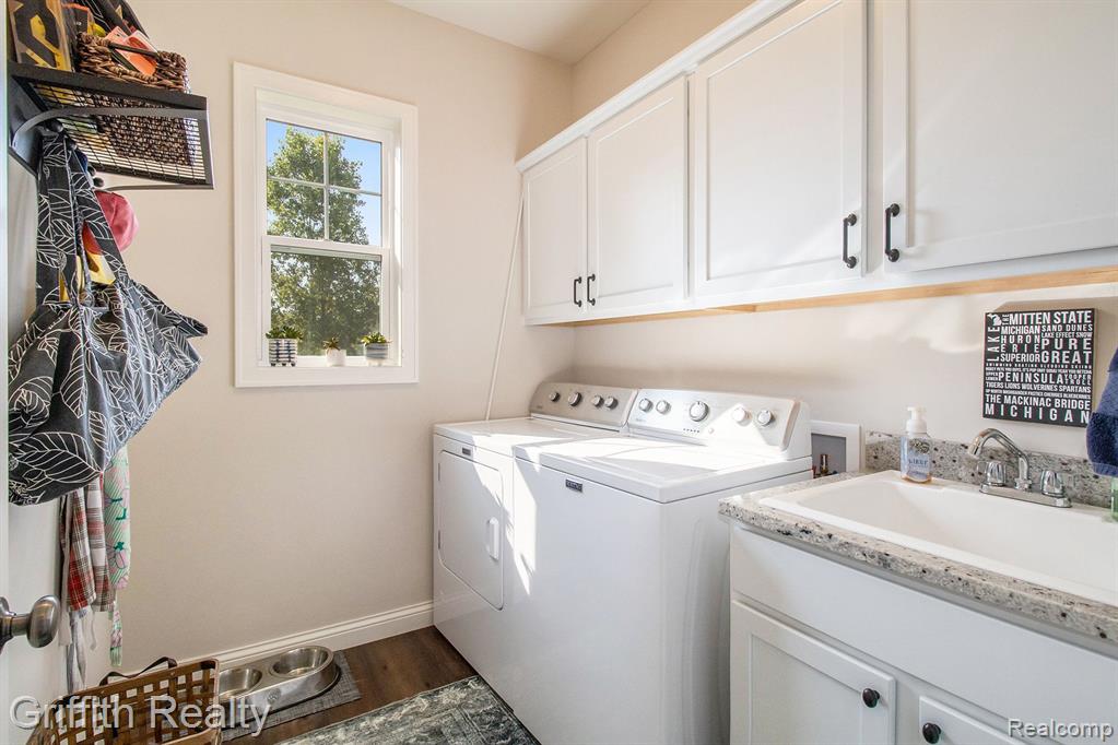 8285 MEADOW CREEK Lane, Pinckney, MI 48169 — Photo 24