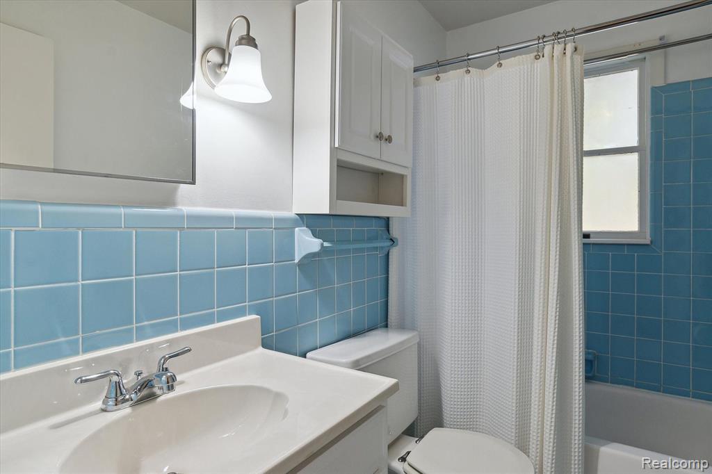 550 ROSELANE Drive, Howell, MI 48843 — Photo 18