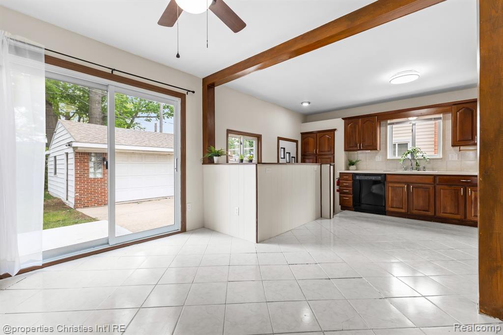 309 Sonia Avenue, Madison Heights, MI 48071 — Photo 11
