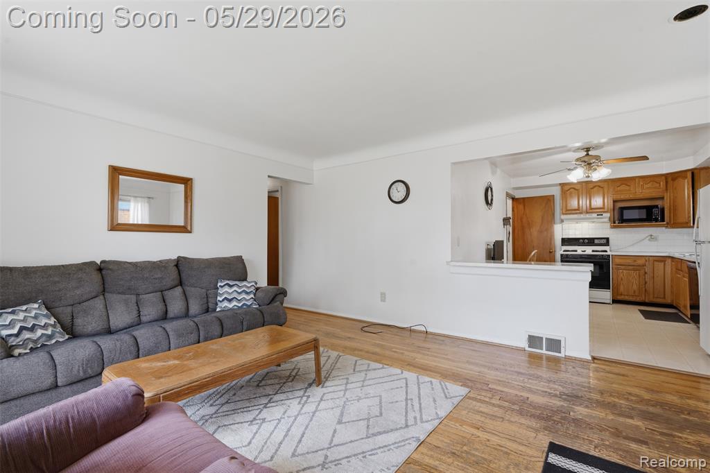 24237 Roxana Avenue, Eastpointe, MI 48021 — Photo 5