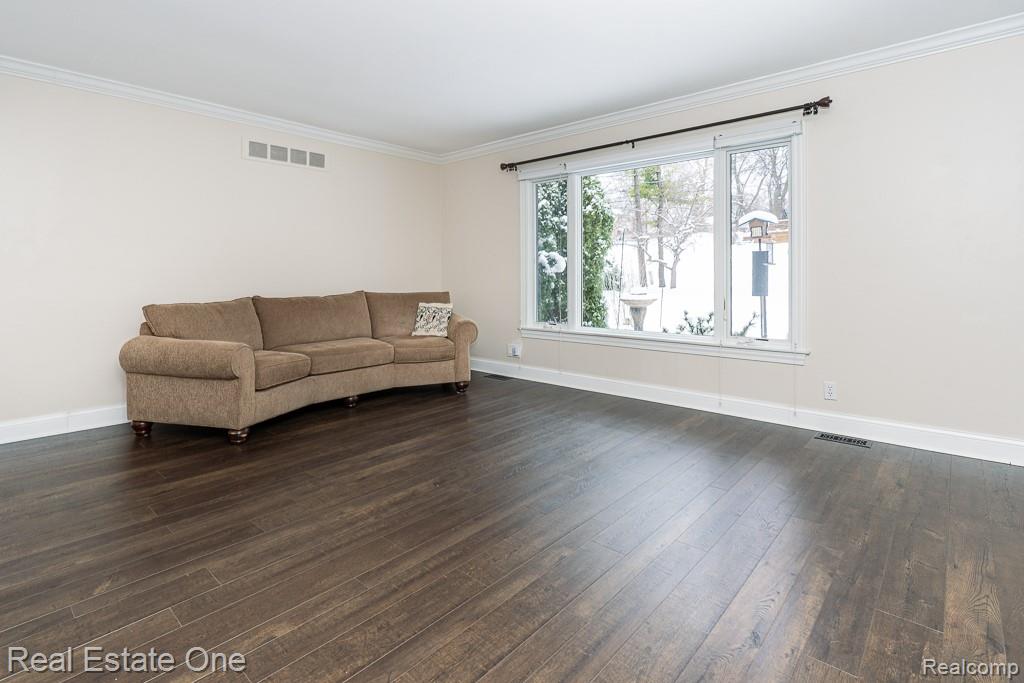 732 Rutgers Road, Rochester Hills, MI 48309 — Photo 8